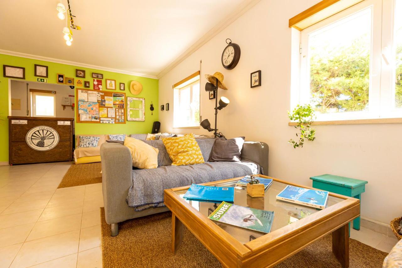 Auberge de jeunesse Pineapple Surf House à Atouguia Da Baleia Extérieur photo