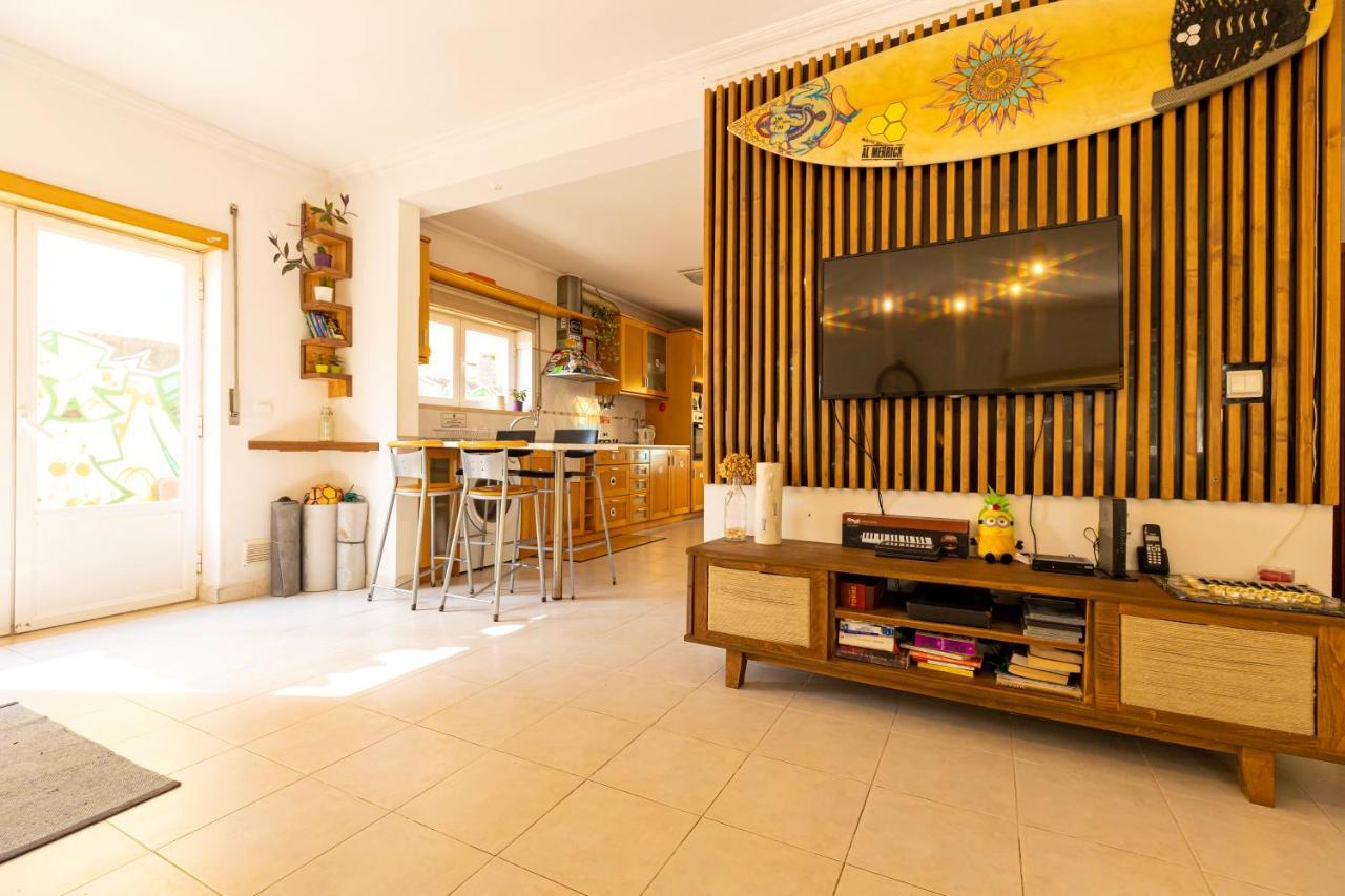 Auberge de jeunesse Pineapple Surf House à Atouguia Da Baleia Extérieur photo