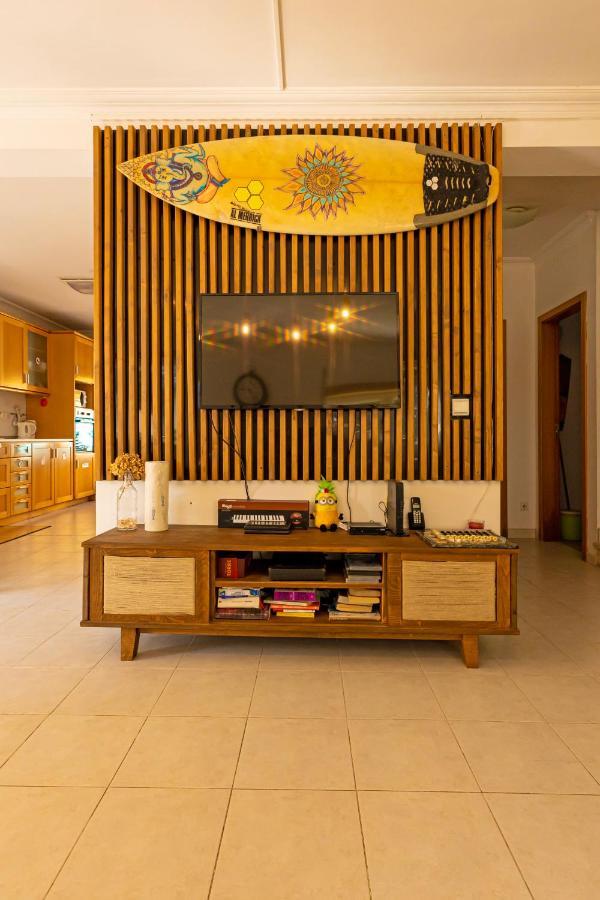 Auberge de jeunesse Pineapple Surf House à Atouguia Da Baleia Extérieur photo