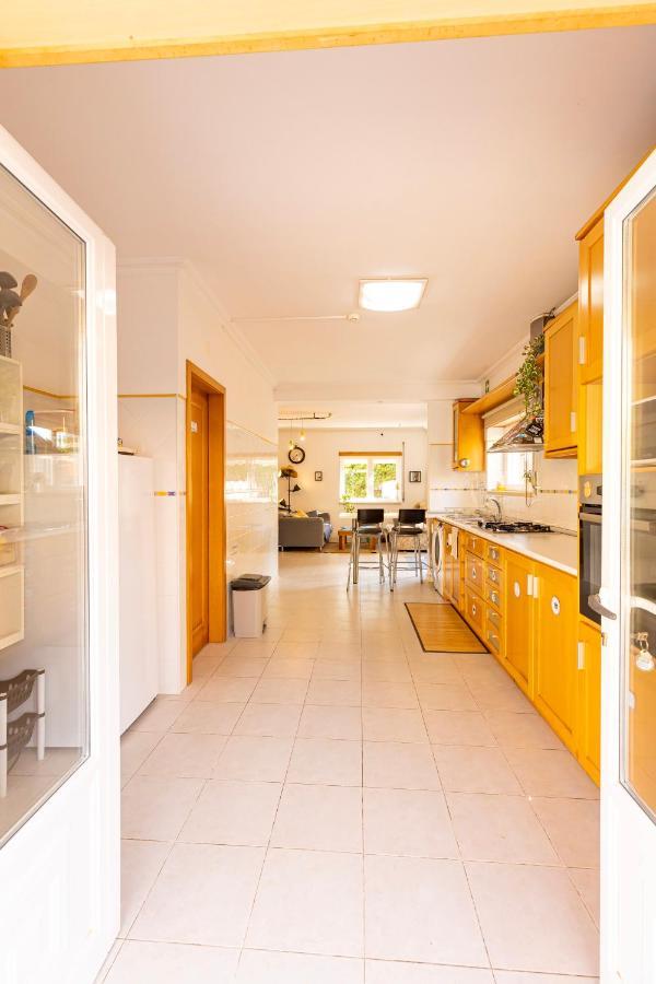 Auberge de jeunesse Pineapple Surf House à Atouguia Da Baleia Extérieur photo