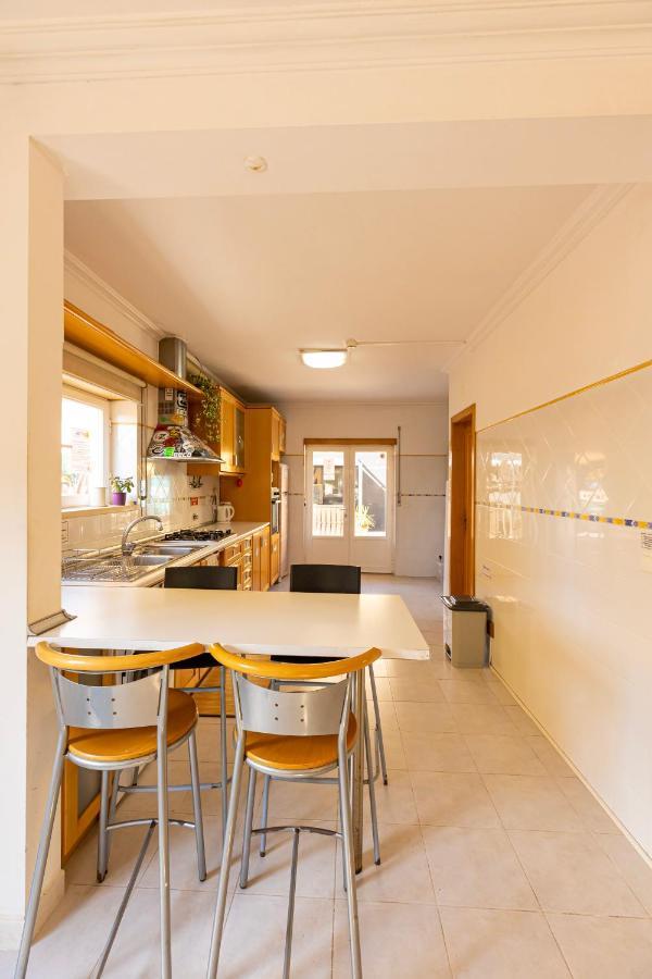 Auberge de jeunesse Pineapple Surf House à Atouguia Da Baleia Extérieur photo