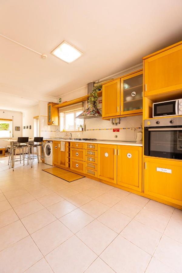 Auberge de jeunesse Pineapple Surf House à Atouguia Da Baleia Extérieur photo