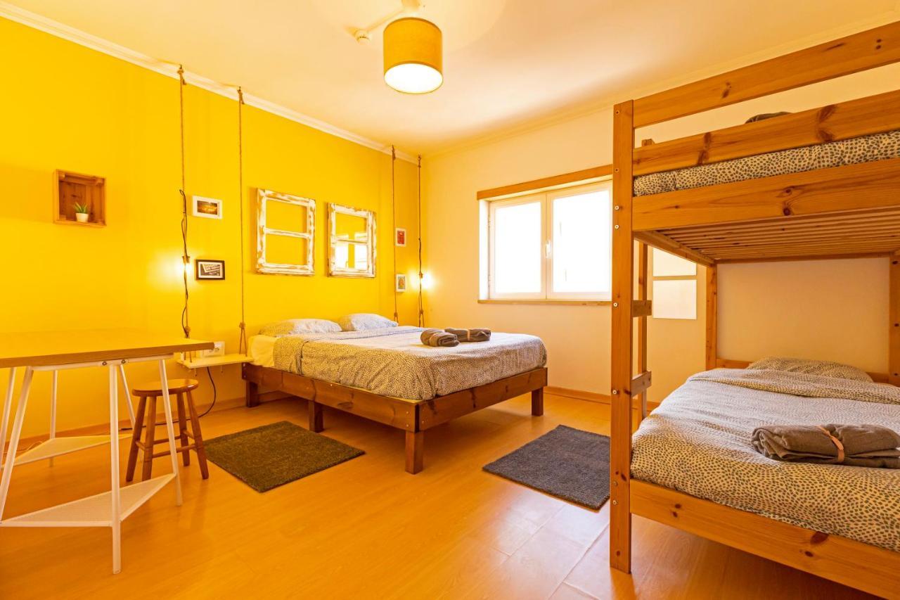 Auberge de jeunesse Pineapple Surf House à Atouguia Da Baleia Extérieur photo