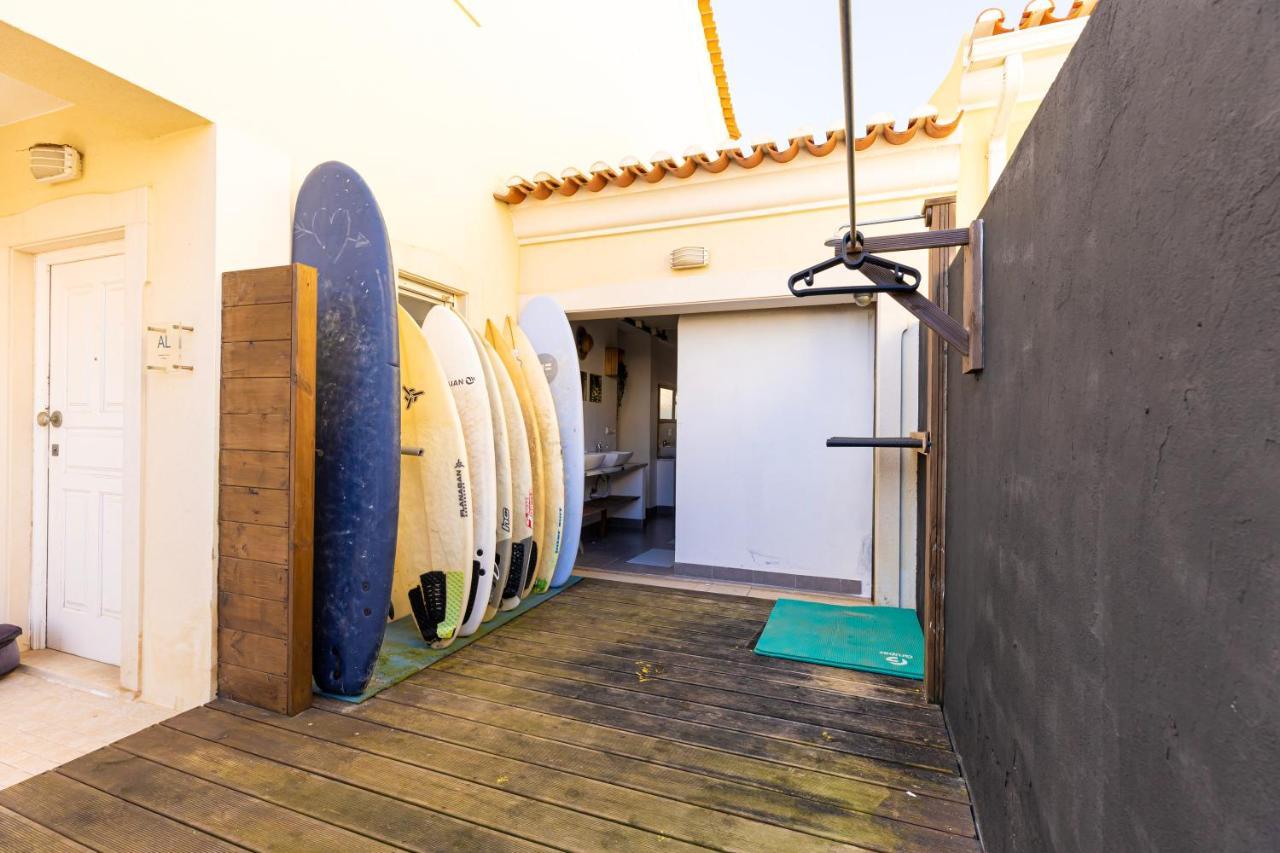 Auberge de jeunesse Pineapple Surf House à Atouguia Da Baleia Extérieur photo