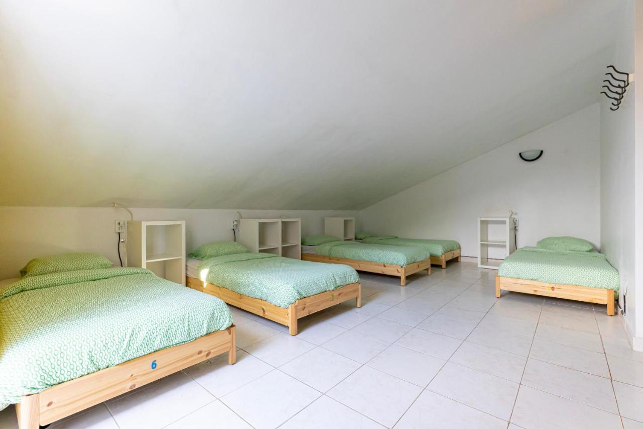 Auberge de jeunesse Pineapple Surf House à Atouguia Da Baleia Extérieur photo