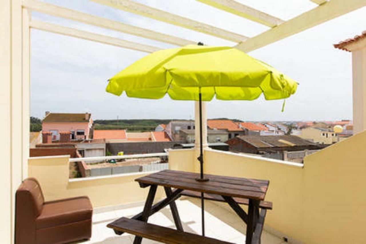 Auberge de jeunesse Pineapple Surf House à Atouguia Da Baleia Extérieur photo